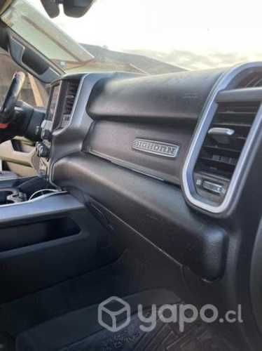 Camioneta Ram modelo big horn impecable