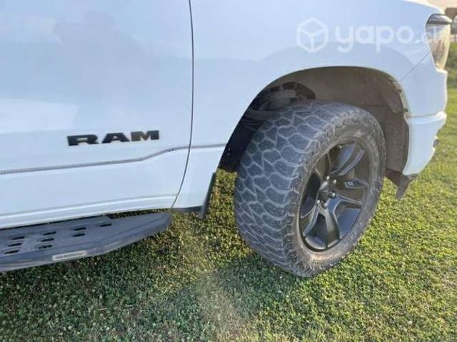 Camioneta Ram modelo big horn impecable