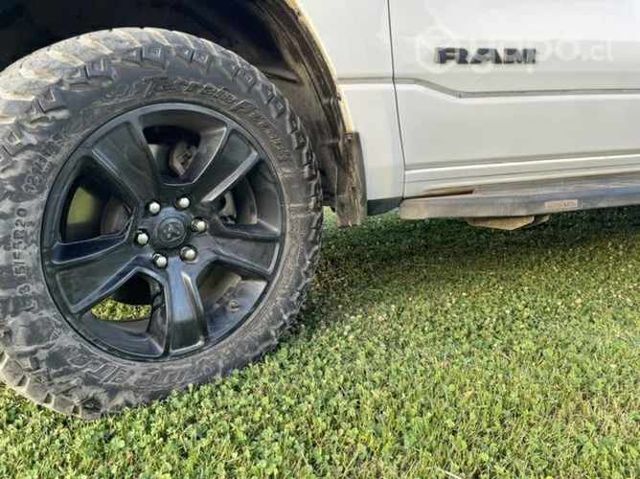 Camioneta Ram modelo big horn impecable