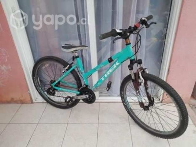 Bicicleta TREK celeste