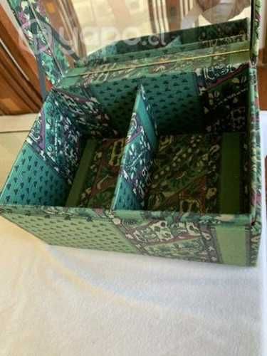Caja joyero verde con espejo interior