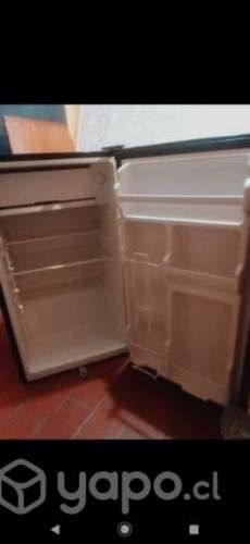 Cama + colchón+ velador + frigobar