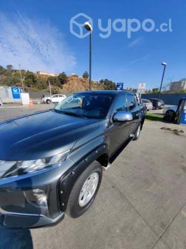 Mitsubishi l200 2021