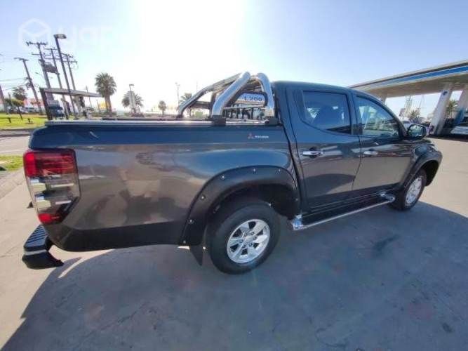 Mitsubishi l200 2021