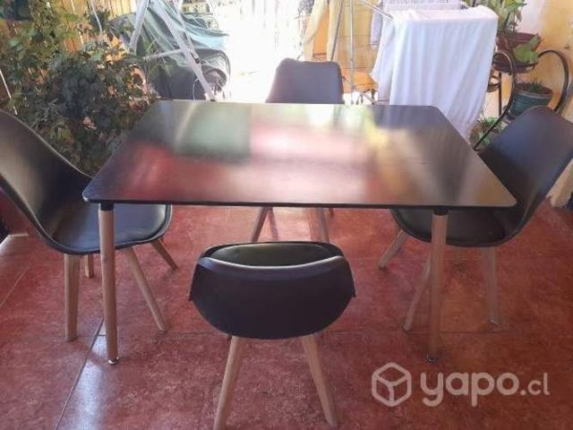 Comedor de cuatro sillas usado excelentes condicio