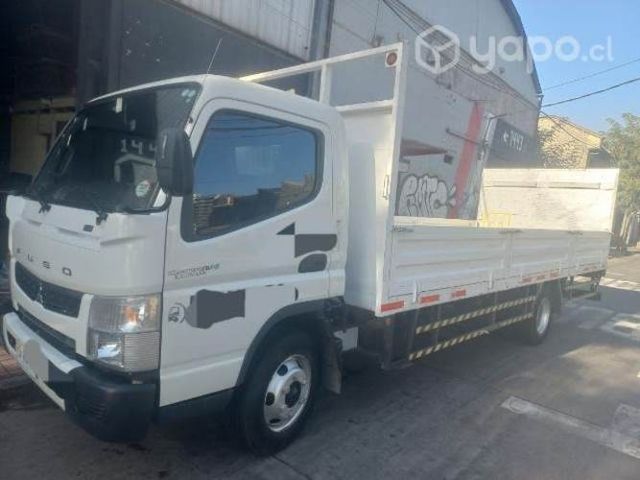 Se vende camion fuson canter 915 euro V con rampa