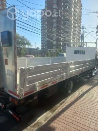 Se vende camion fuson canter 915 euro V con rampa