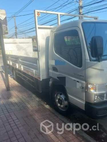 Se vende camion fuson canter 915 euro V con rampa