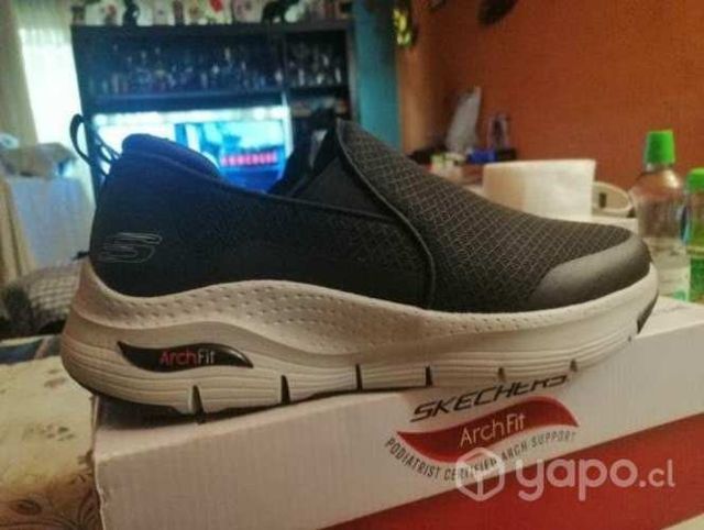 Hermosas zapatillas SKECHERS nuevas número 39,5