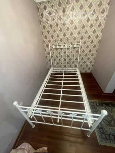 Hermosa cama estilo romántico 1 plaza 1/2