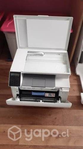 Impresora laser multifunción marca Hp