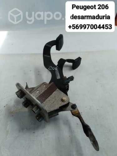 Pedal Peugeot 206 desarmaduría de freno