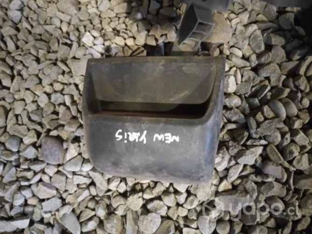 Toyota new yaris tercera luz de freno original