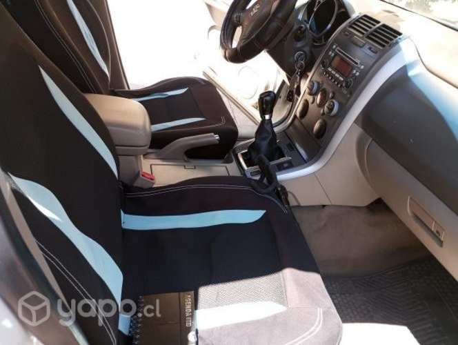 Vendo camioneta Suzuki Gran Nomade año 2010