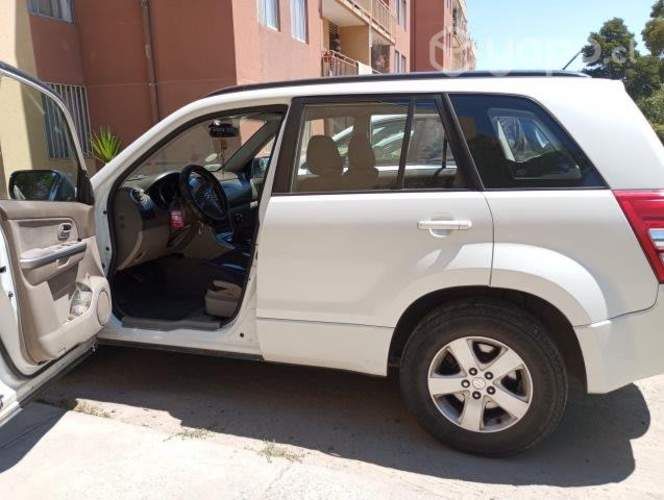 Vendo camioneta Suzuki Gran Nomade año 2010