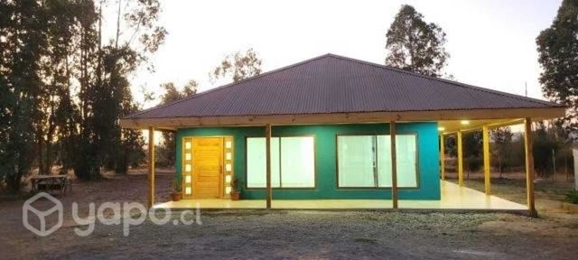 Se vende parcela de 5000 m2 con hermosa casa nueva