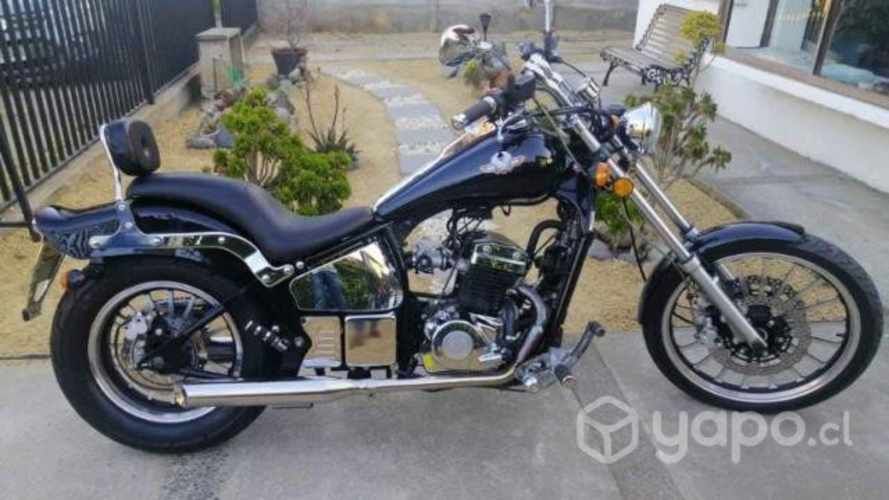 Regal Raptor modelo Spyder año 2022