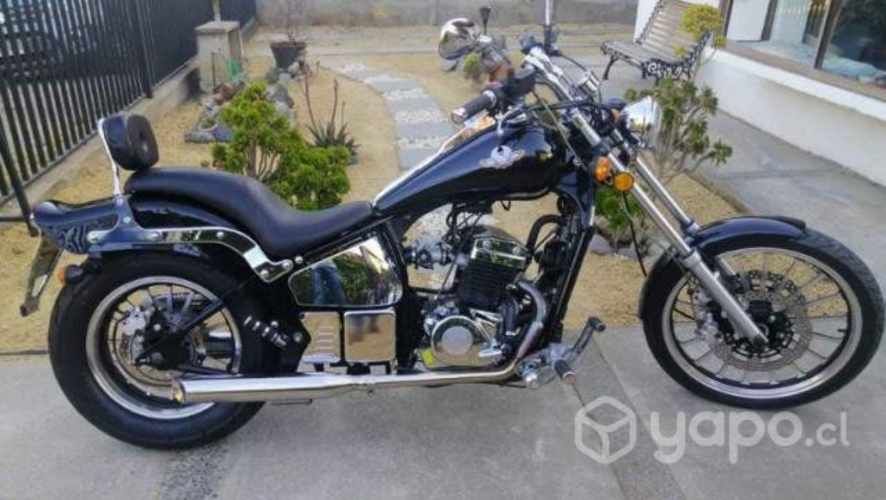 Regal Raptor modelo Spyder año 2022