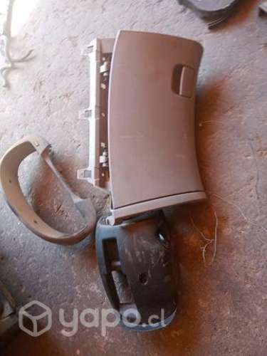 Hyundai elantra 2010 Guantera cofia cubre marcador