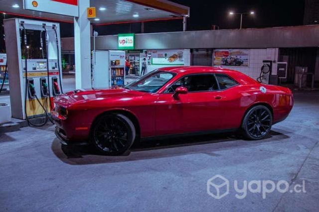 Dodge challenger 2015 SXT varios extras +