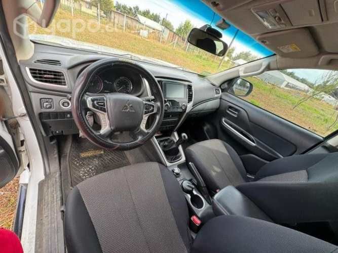 Mitsubishi l200 2021