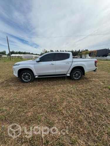 Mitsubishi l200 2021