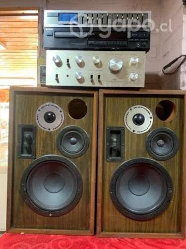 Equipo de musica con parlantes marantz