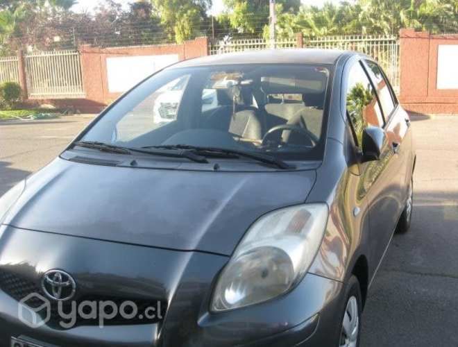 Vendo toyota yaris sport