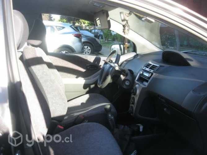 Vendo toyota yaris sport