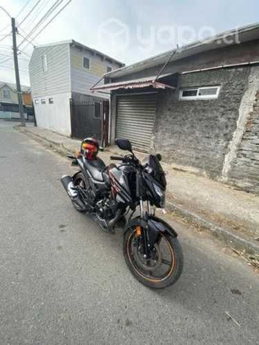 Motocicleta Honda Xblade