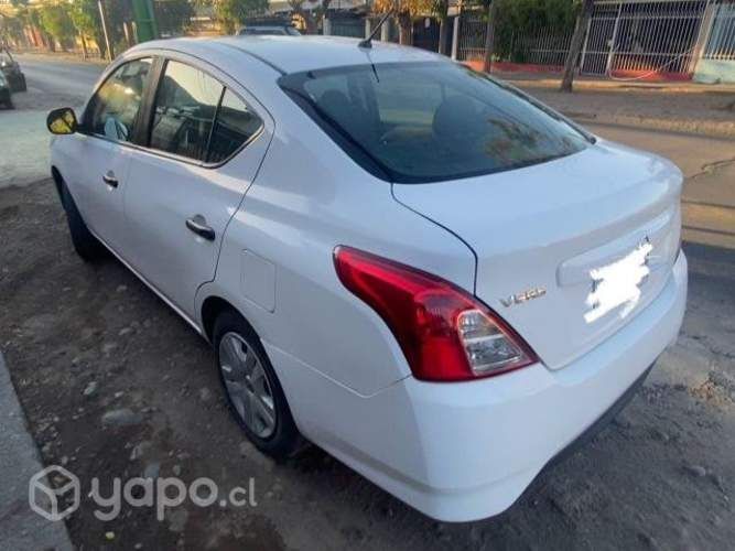 Nissan versa 2018