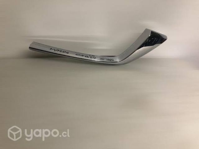 Bisel cromado de mascara lh mazda cx