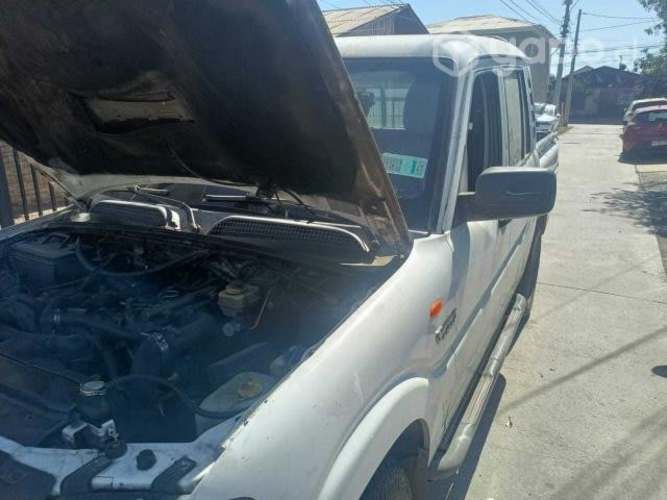 Mahindra pick up 2011