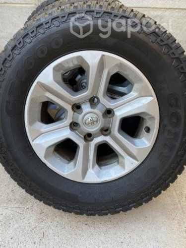 Llantas con neumáticos