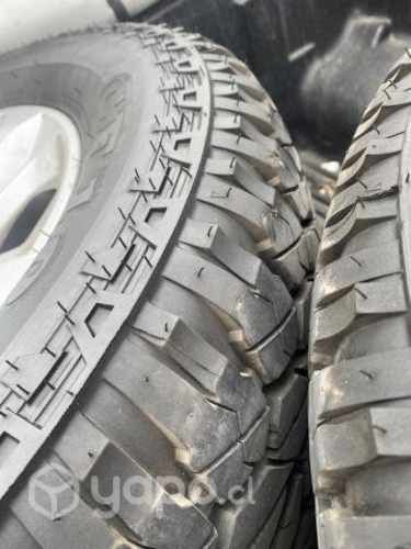 Llantas con neumáticos