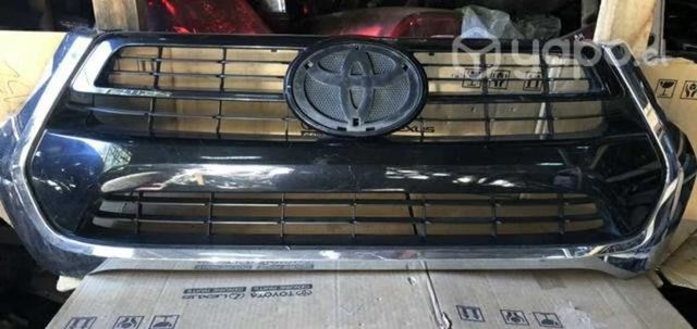 Mascara Toyota hilux