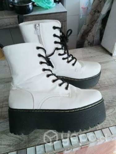 Botines talla 40 precio 10.000 entrego valpo ho ha
