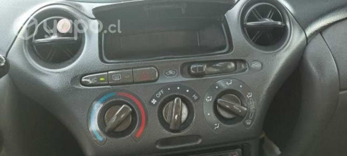 Toyota yaris 2004 1.5 xli