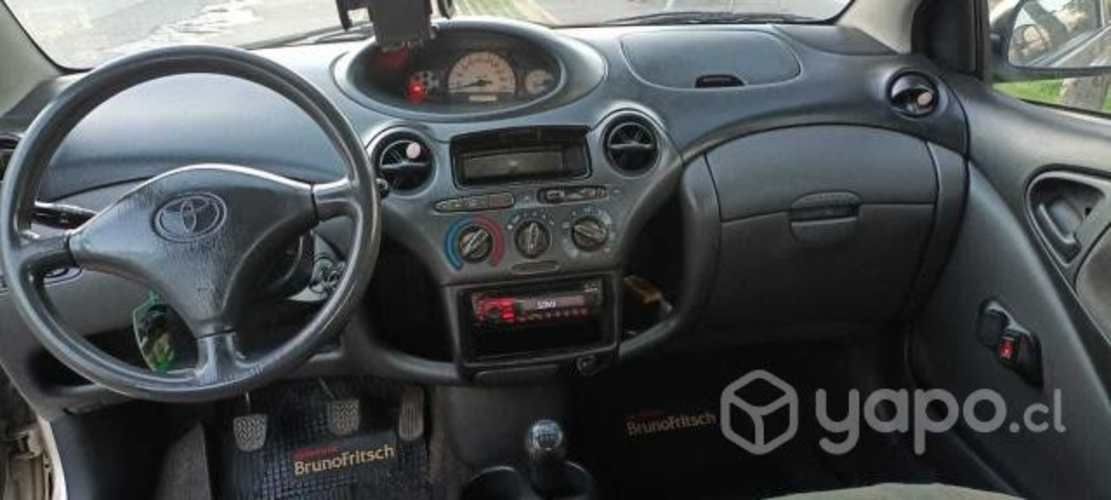 Toyota yaris 2004 1.5 xli