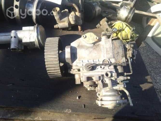Bomba injectora camion NKR