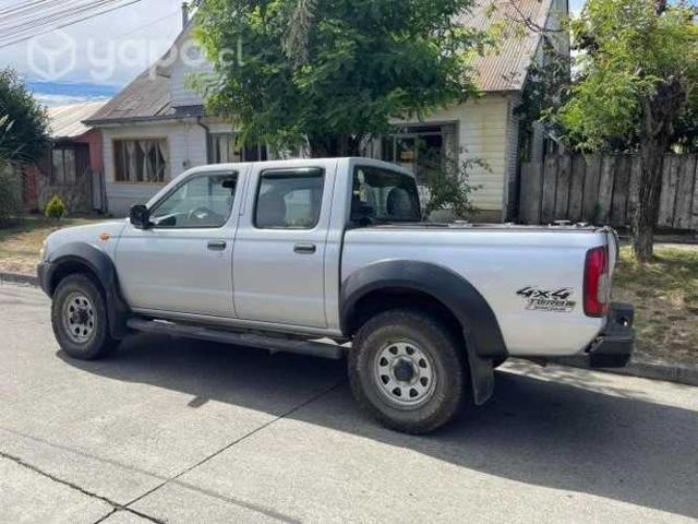 Se vende camioneta Nissan terrano 2014 4x4