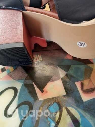 Zapato creativo y moderno