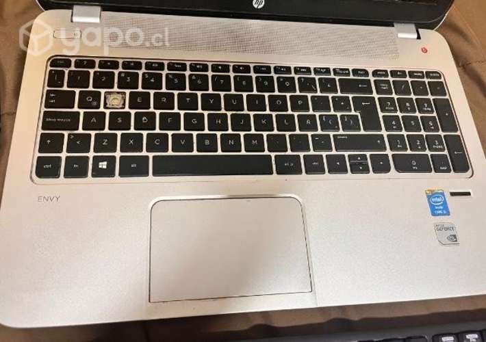 Notebook Hp + Teclado y Mouse