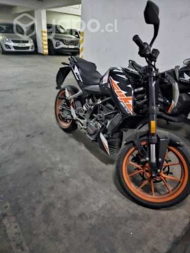 KTM Duke 200 Negra 2022