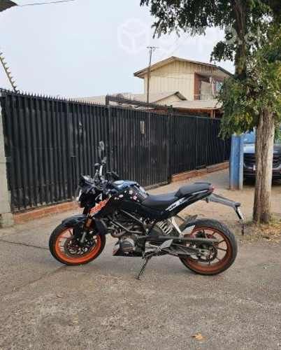 KTM Duke 200 Negra 2022