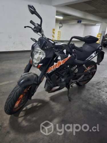 KTM Duke 200 Negra 2022