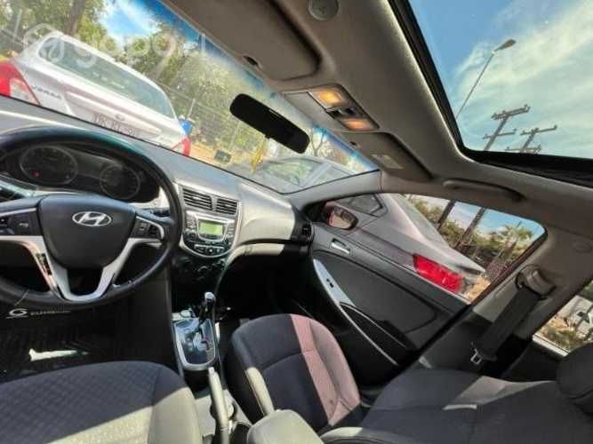Hyundai accent automático