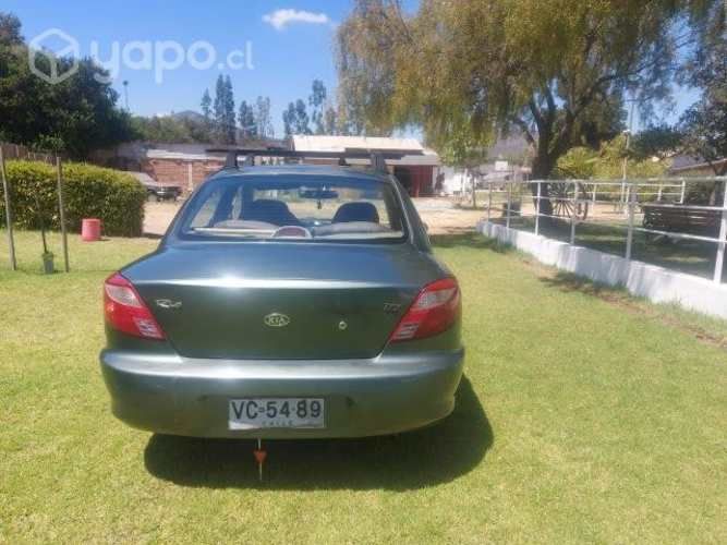 Se vende kia rio año 2002 full