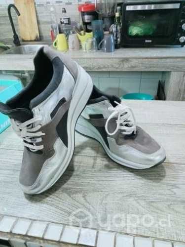 Zapatillas deportivas 9.000 talla 38 entrego valpa
