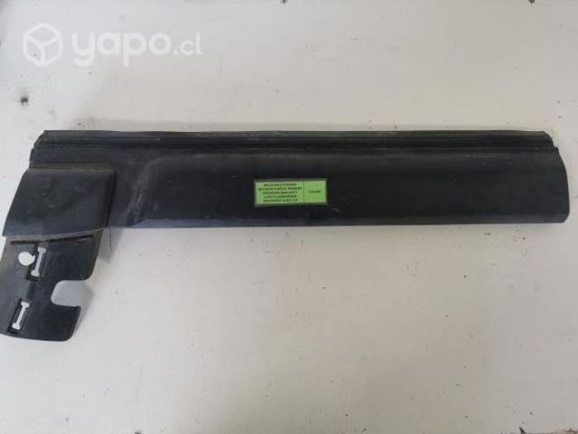 Moldura Ext inf pta tras izq (LD257) Land Rover